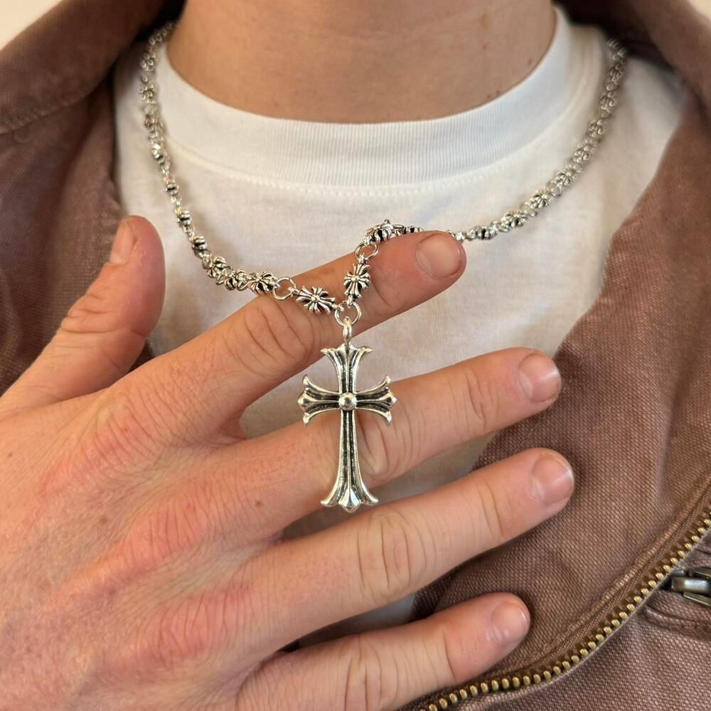 Y2k simple silver gothic cross - Picture 3 of 8